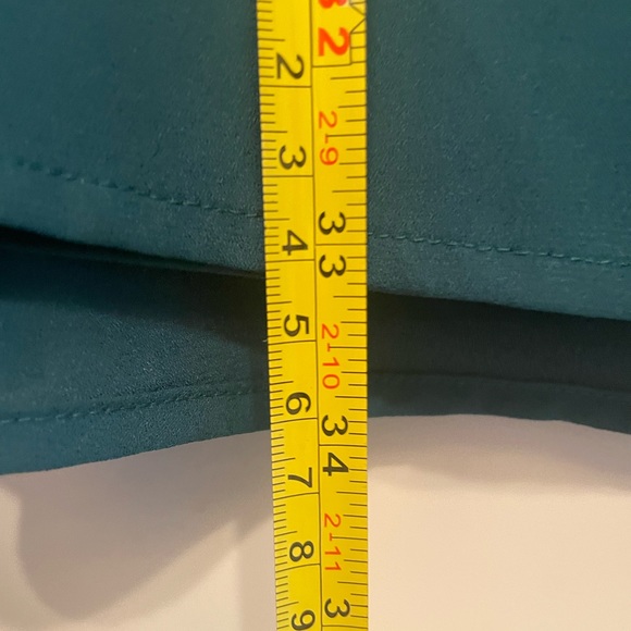 New w/ Tags Express -Dark Green Dress w/ Key Hole Cut Out on Neck Line Size XS - Picture 8 of 8